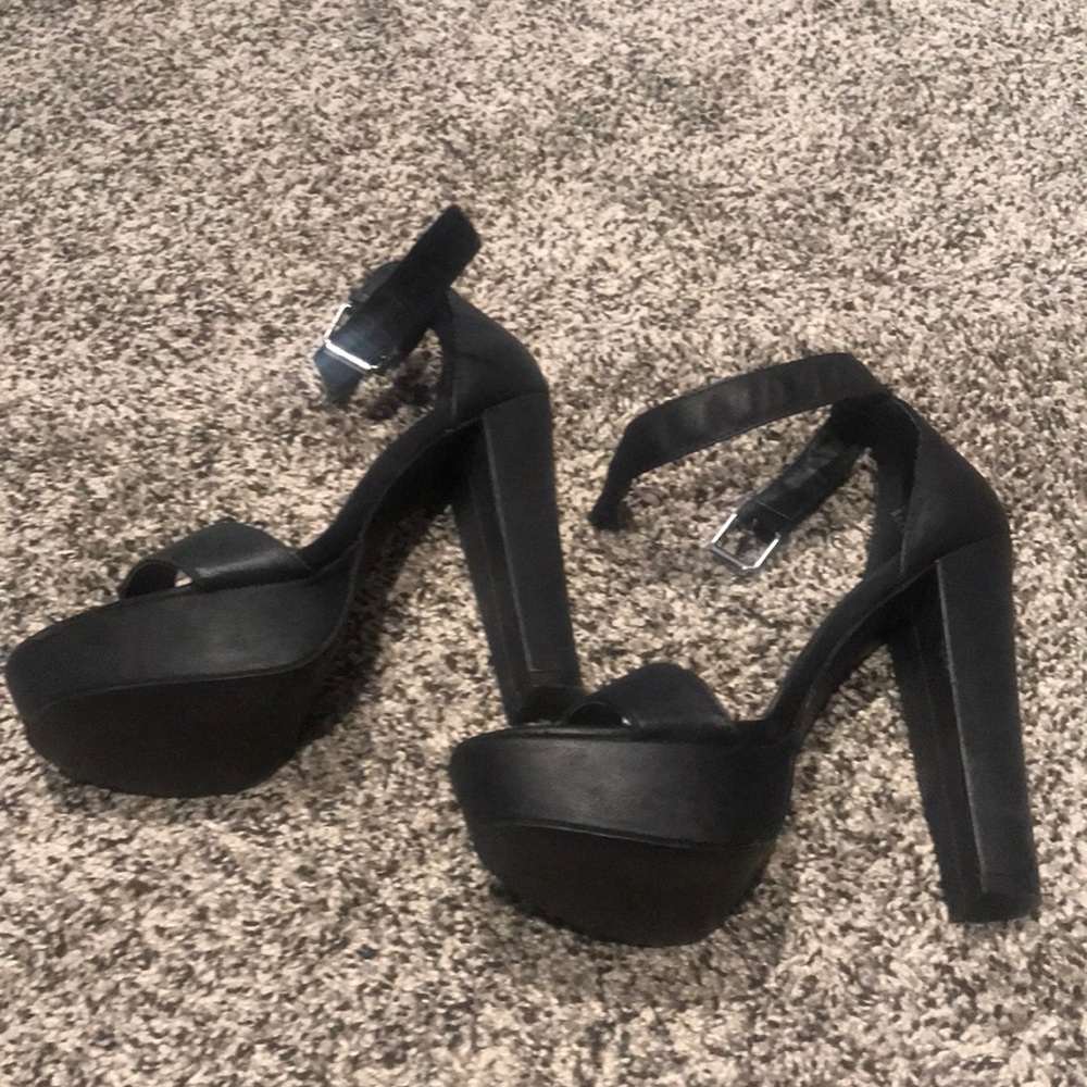 Steve Madden Black Heels